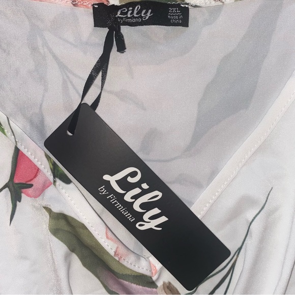 Lily Floral Blouse - Womens 2XL - NWT - Picture 4 of 4